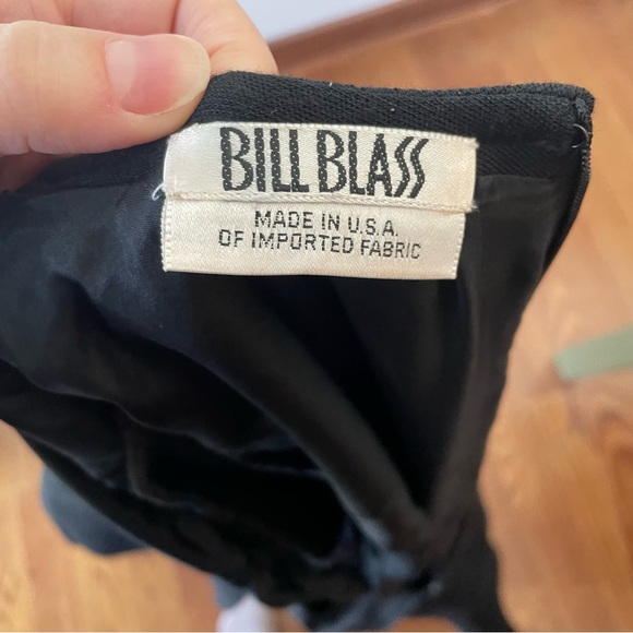 Vintage Bill Blass dress with scalloped skirt style lines - Picture 4 of 11